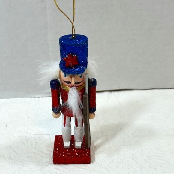 VTG Patriotic Nutcracker Style Christmas Soldier Wooden Tree Ornament 4.25" Tall - Picture 1 of 9